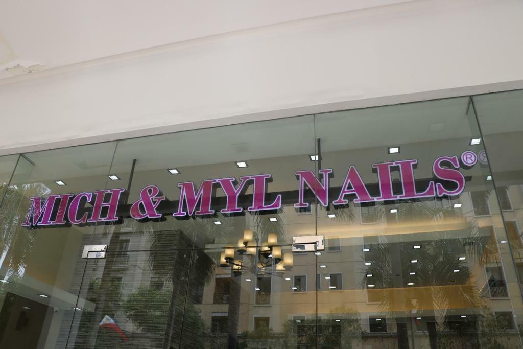 Eighty One Newport Boulevard Μανίλα Εξωτερικό φωτογραφία