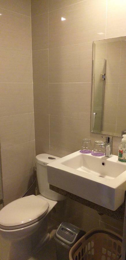Eighty One Newport Boulevard Μανίλα Εξωτερικό φωτογραφία